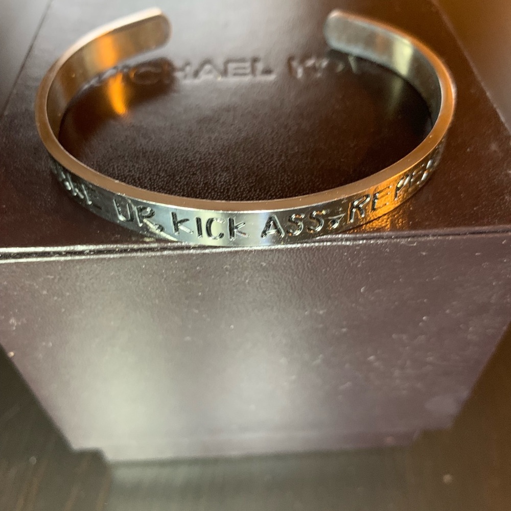 Inspiration silver cuff - Picture 2 of 3